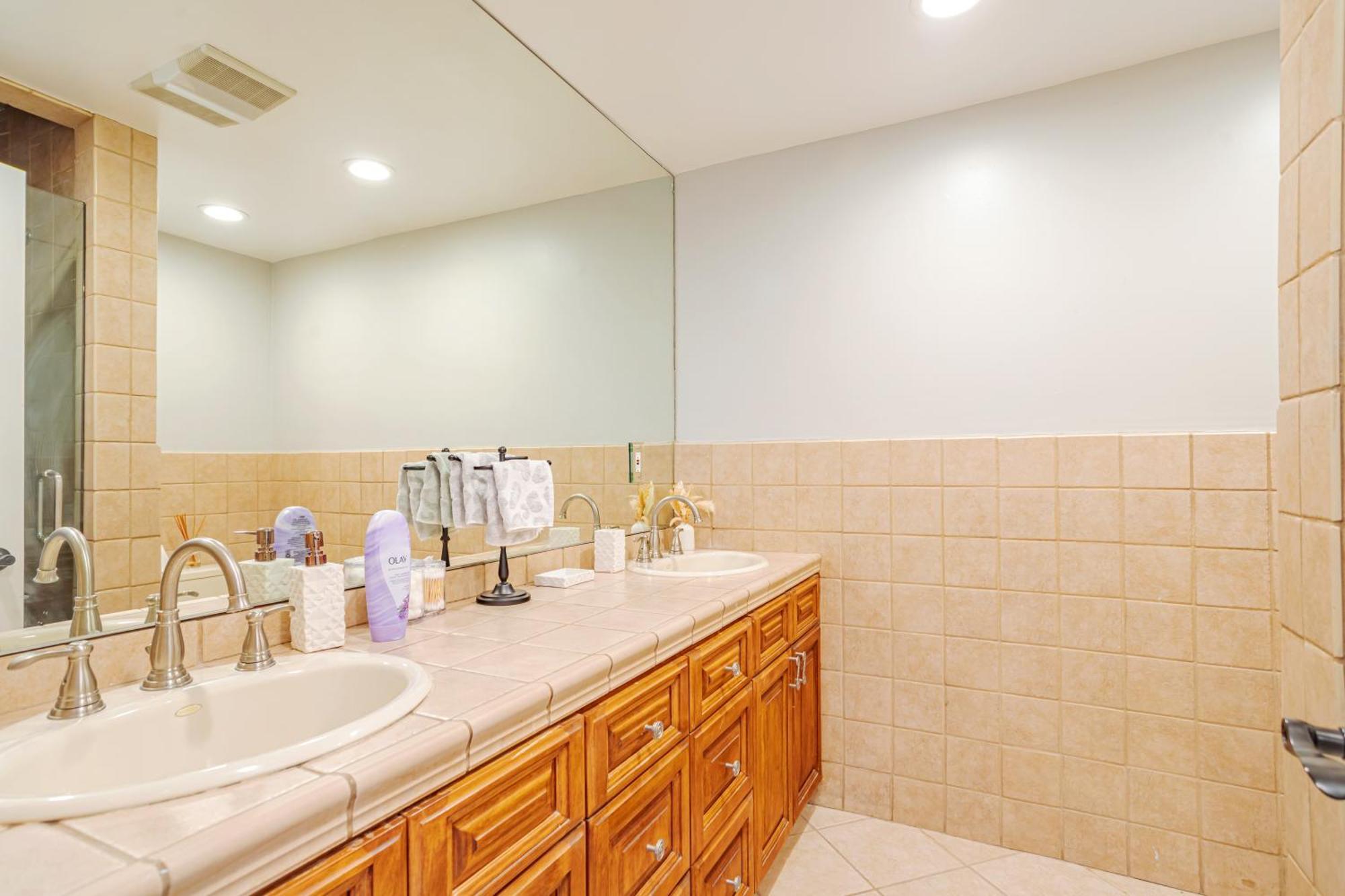 Beautiful 5 Bedroom 8 Bed Sleeps Up To 16 With Pool Near Universal * Los Ángeles