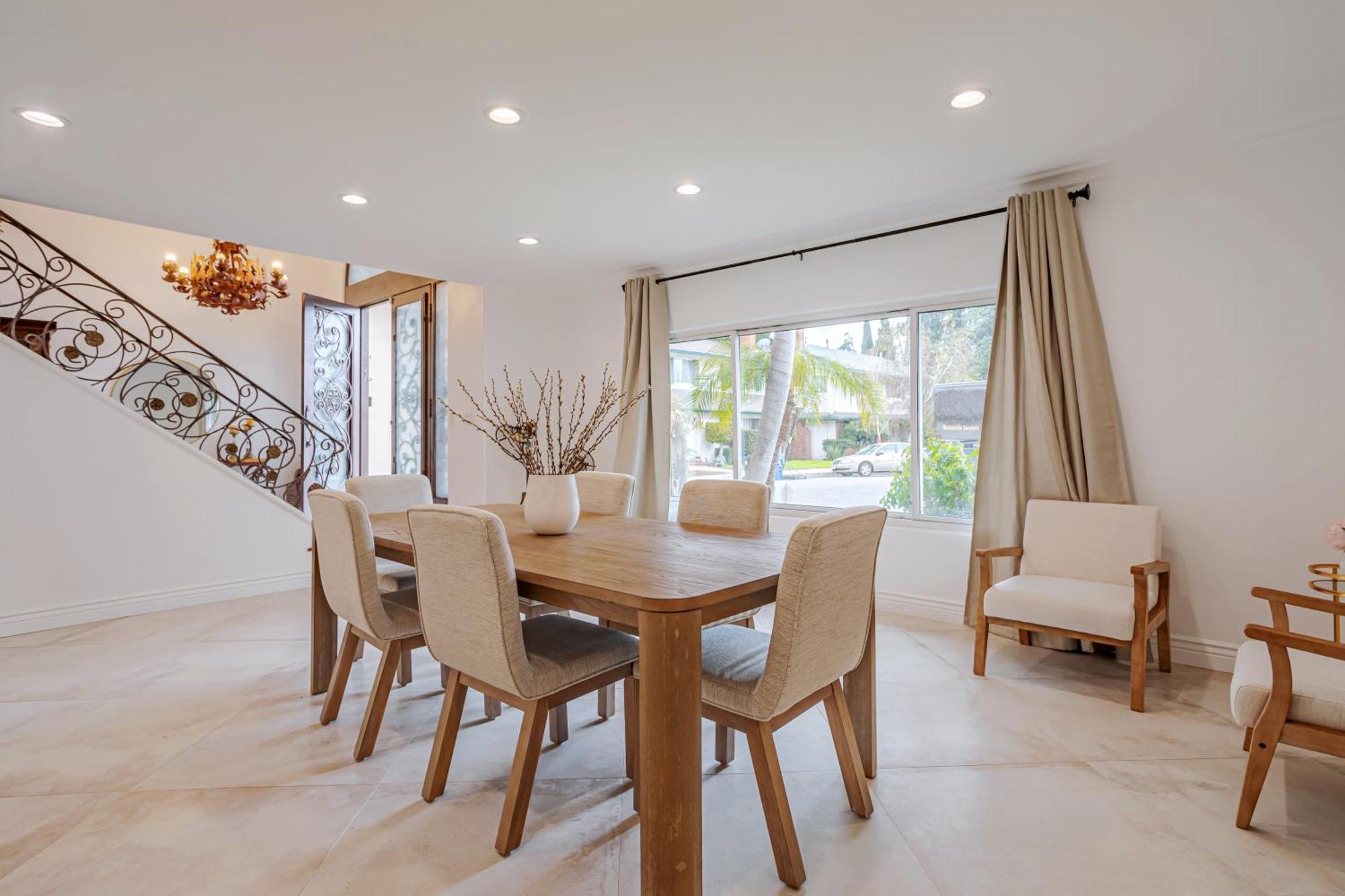 Beautiful 5 Bedroom 8 Bed Sleeps Up To 16 With Pool Near Universal Los Ángeles