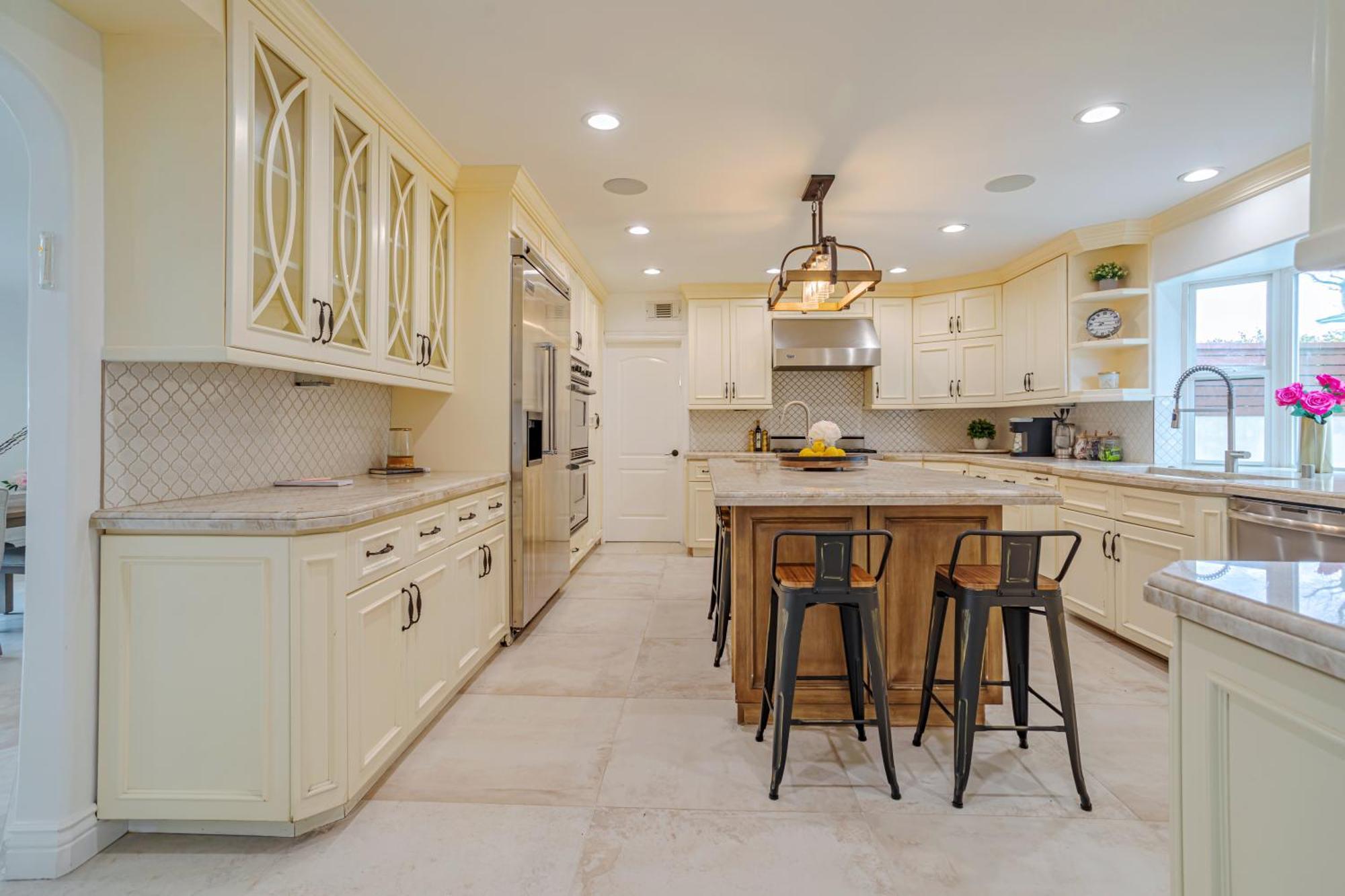 Сasa de vacaciones Beautiful 5 Bedroom 8 Bed Sleeps Up To 16 With Pool Near Universal Los Ángeles