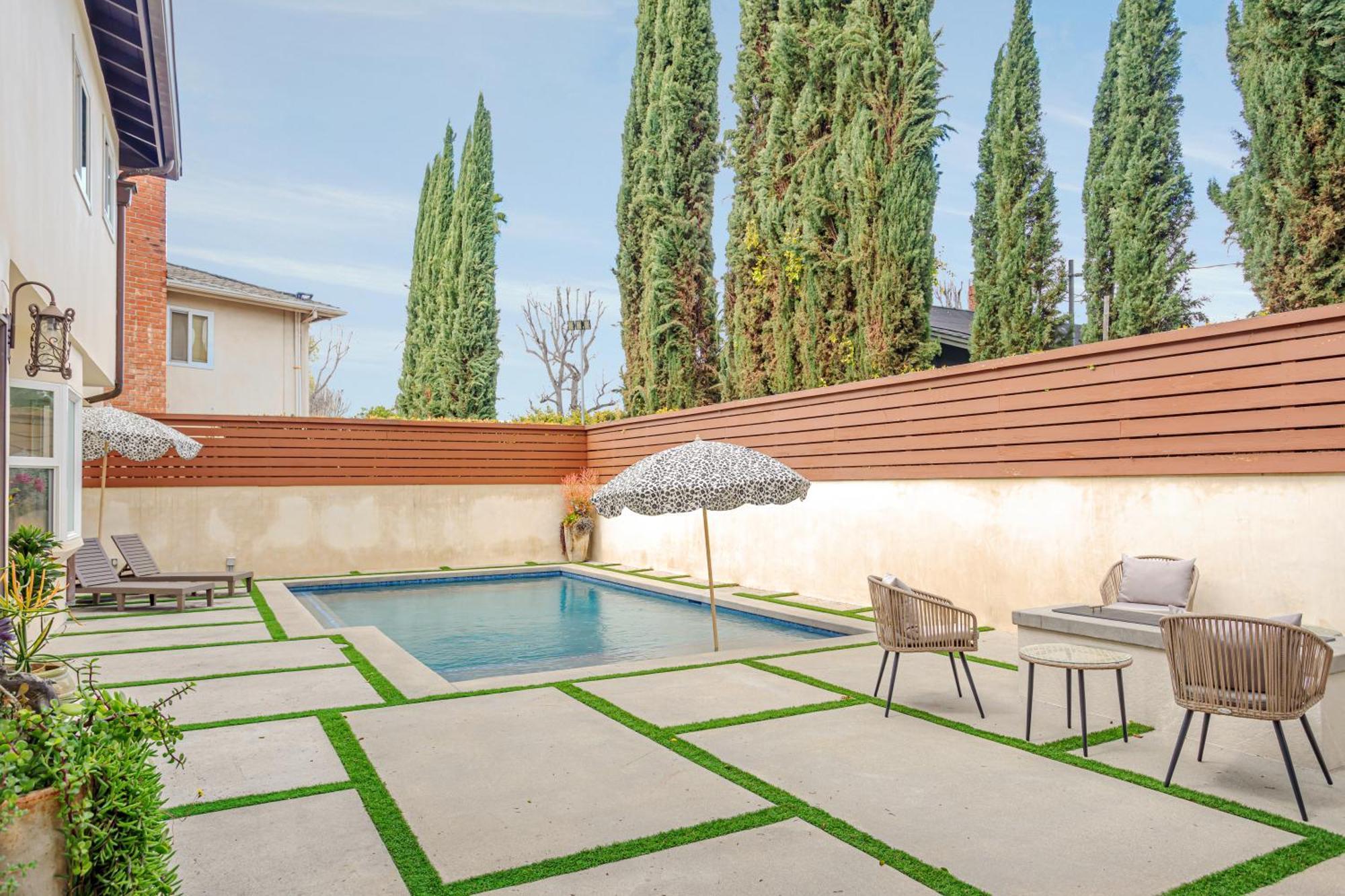 Beautiful 5 Bedroom 8 Bed Sleeps Up To 16 With Pool Near Universal Сasa de vacaciones